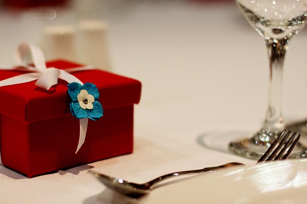 Anniversary Gifting Guide: Wedding Gifts by Year of Marriage